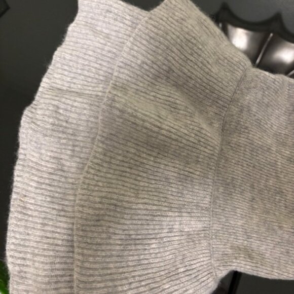 Luxury, bell sleeve cashmere sweater - Picture 5 of 5